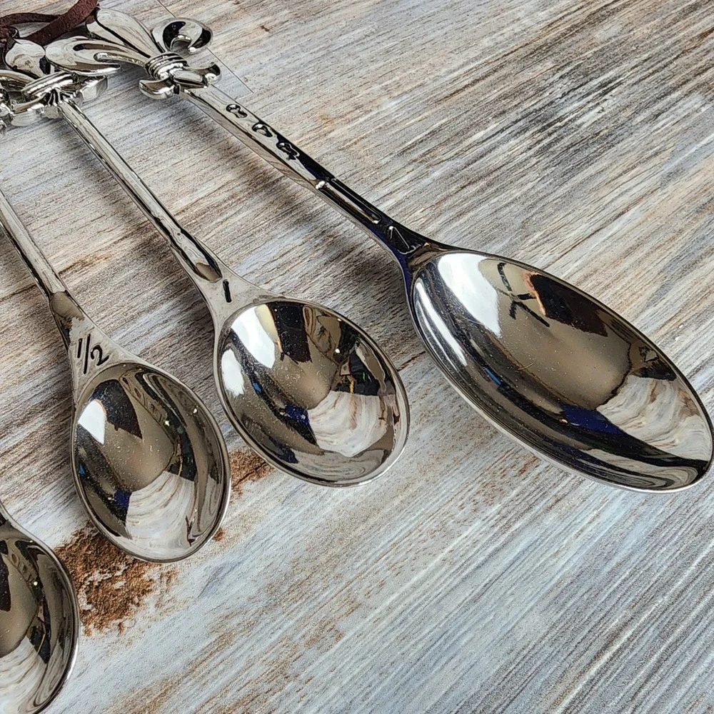 Creative Co-Op Fleur De Lis Measuring Spoons Silver Zinc Alloy 5pc Set DA2745